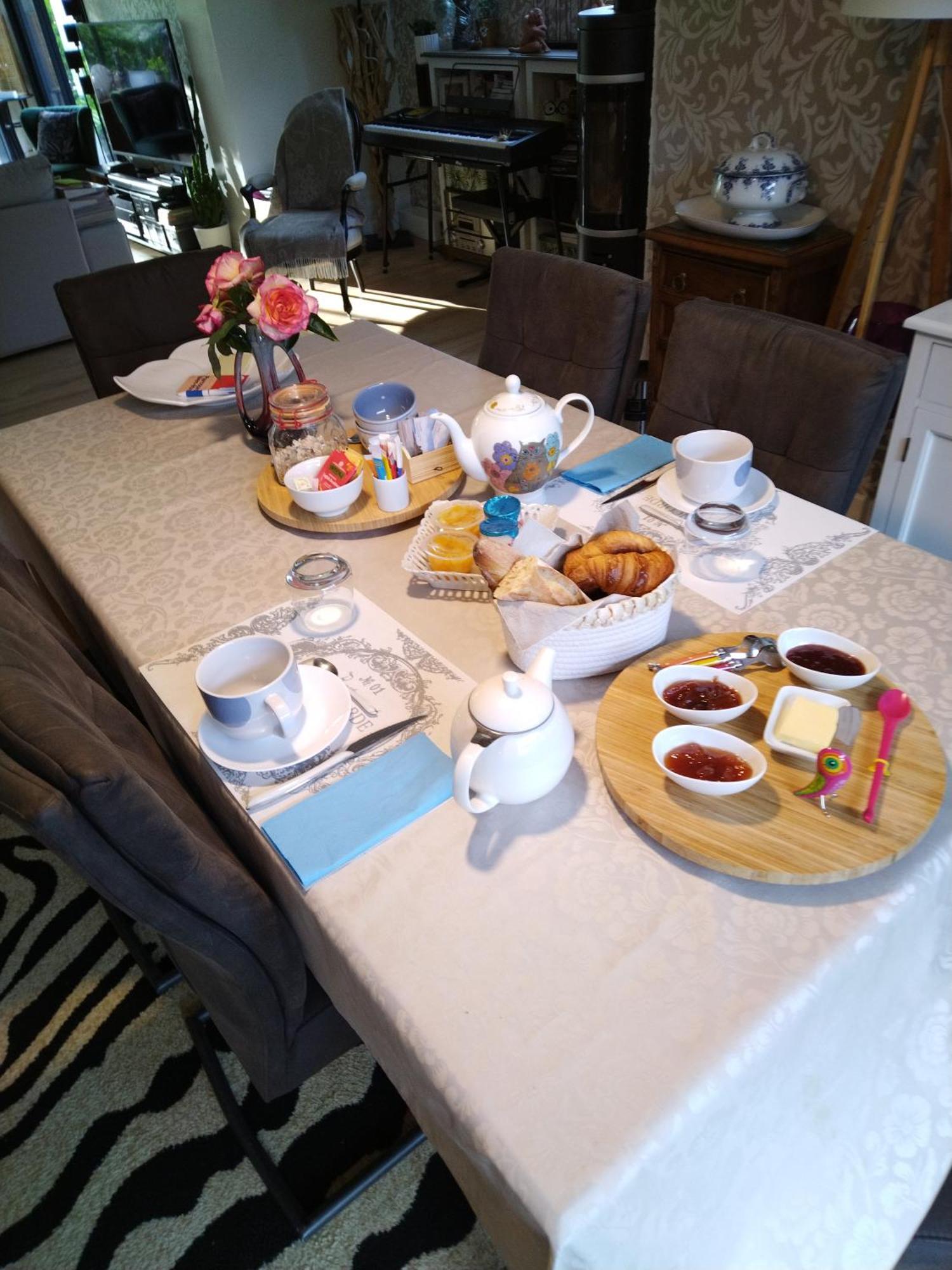 Bed and Breakfast Chez Helene Saint-Coulomb Exterior foto